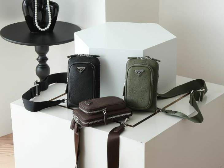 Picture of Prada Mens Bags _SKUfw197239062fw